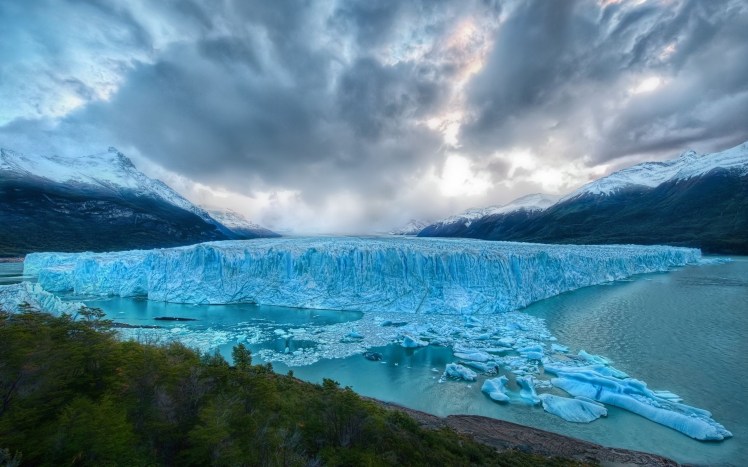 Blue-Melting-Glacier